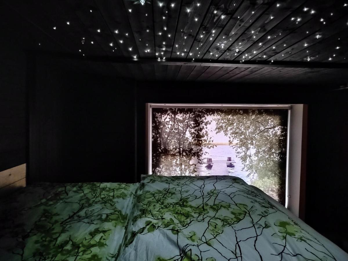 Relax & Recharge - A Unique Suite With A Touch Of Luxury - Hot Tub And Sauna Inspired Decor #Not A Real Sauna# Easy City Access - Direct Train 15 Min To City 赫尔辛基 外观 照片