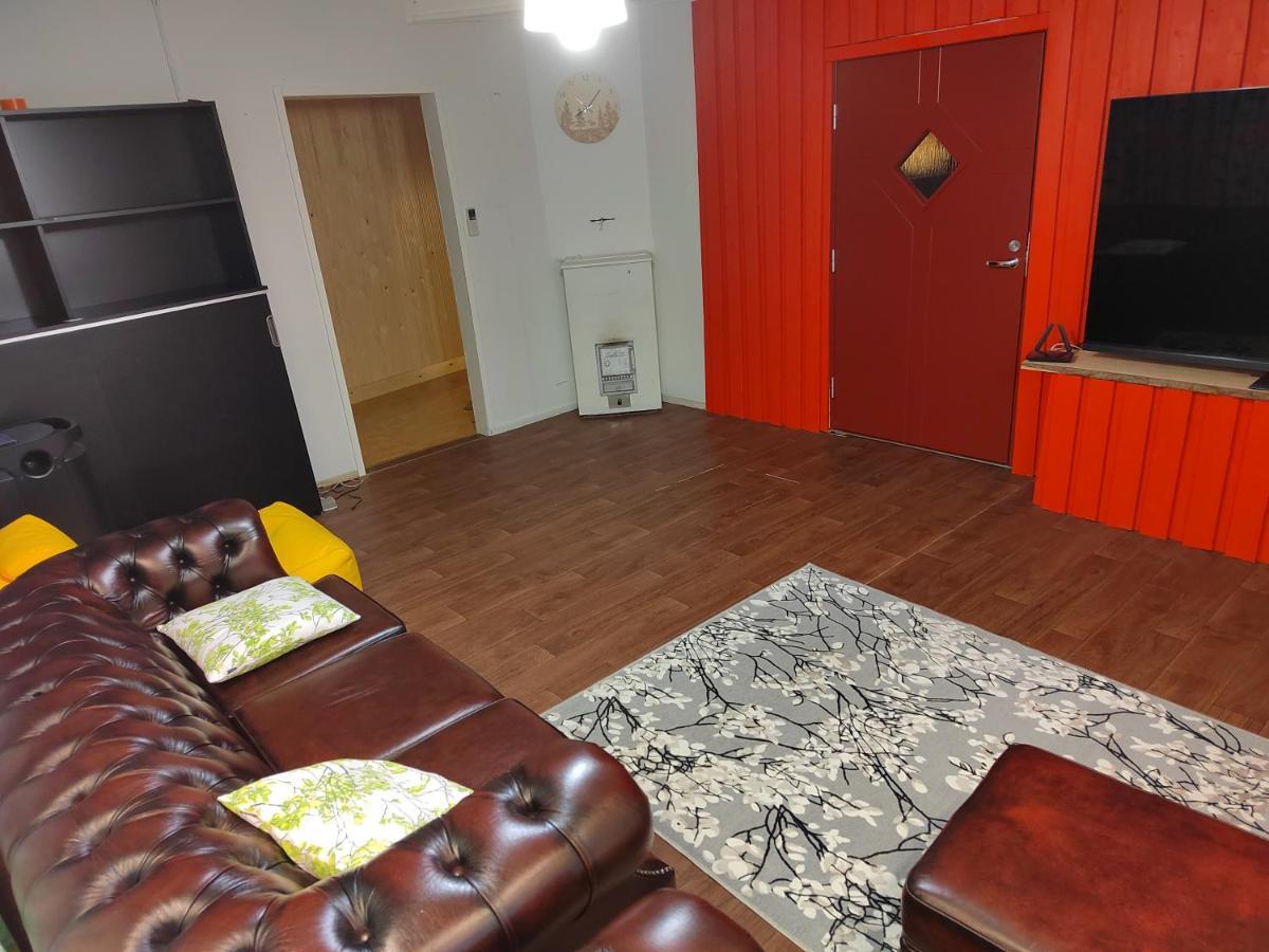 Relax & Recharge - A Unique Suite With A Touch Of Luxury - Hot Tub And Sauna Inspired Decor #Not A Real Sauna# Easy City Access - Direct Train 15 Min To City 赫尔辛基 外观 照片