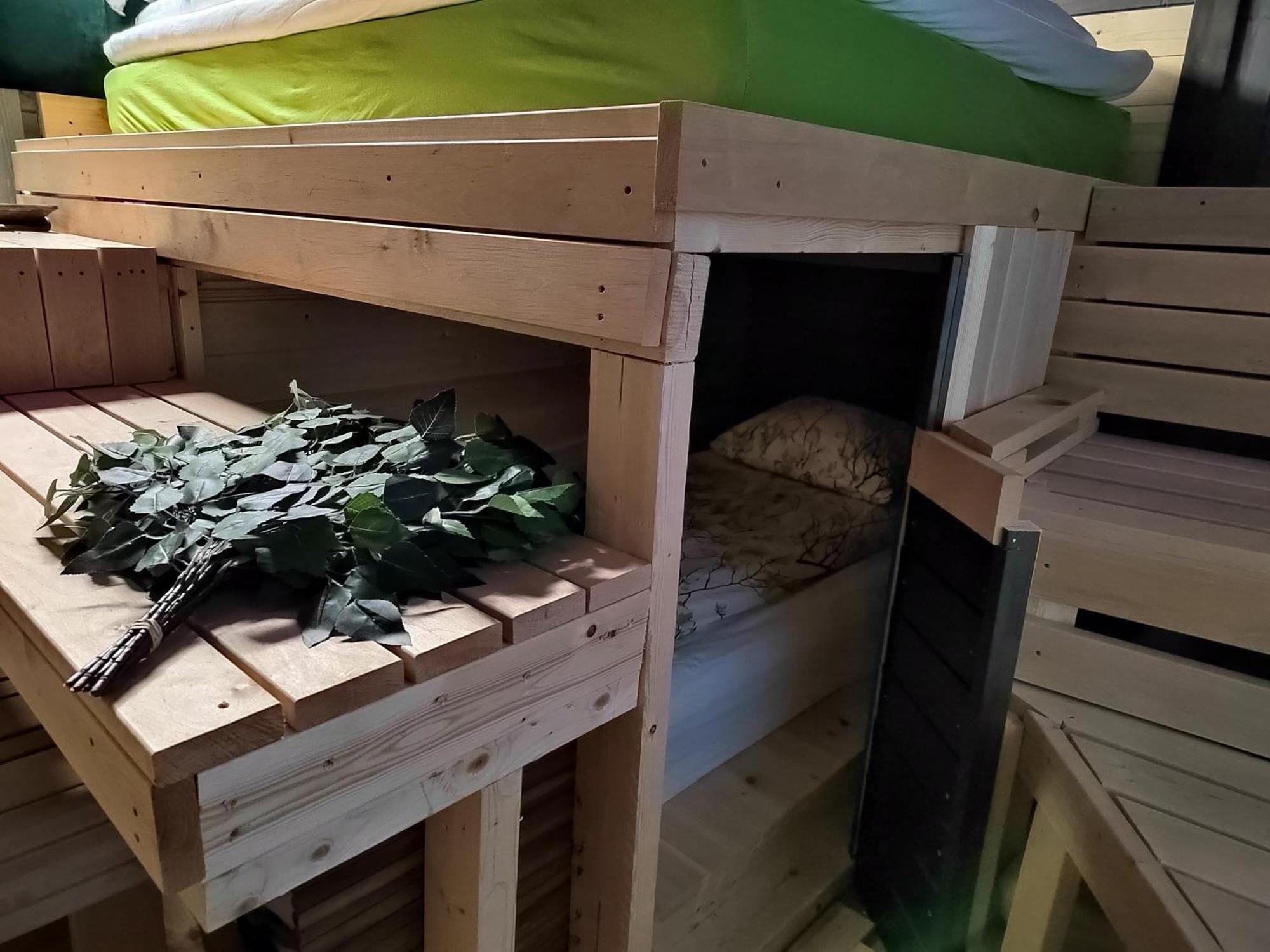 Relax & Recharge - A Unique Suite With A Touch Of Luxury - Hot Tub And Sauna Inspired Decor #Not A Real Sauna# Easy City Access - Direct Train 15 Min To City 赫尔辛基 外观 照片