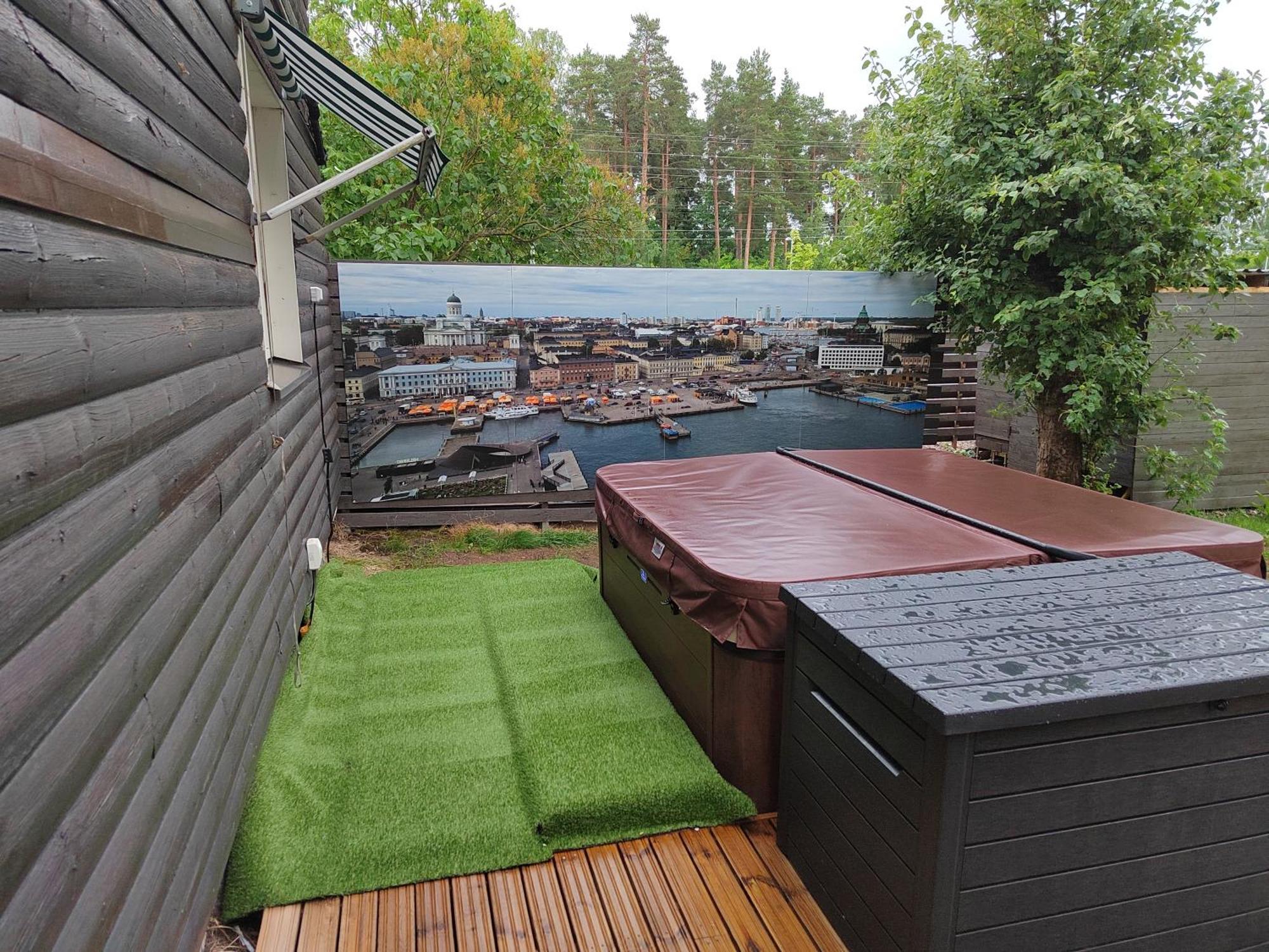 Relax & Recharge - A Unique Suite With A Touch Of Luxury - Hot Tub And Sauna Inspired Decor #Not A Real Sauna# Easy City Access - Direct Train 15 Min To City 赫尔辛基 外观 照片