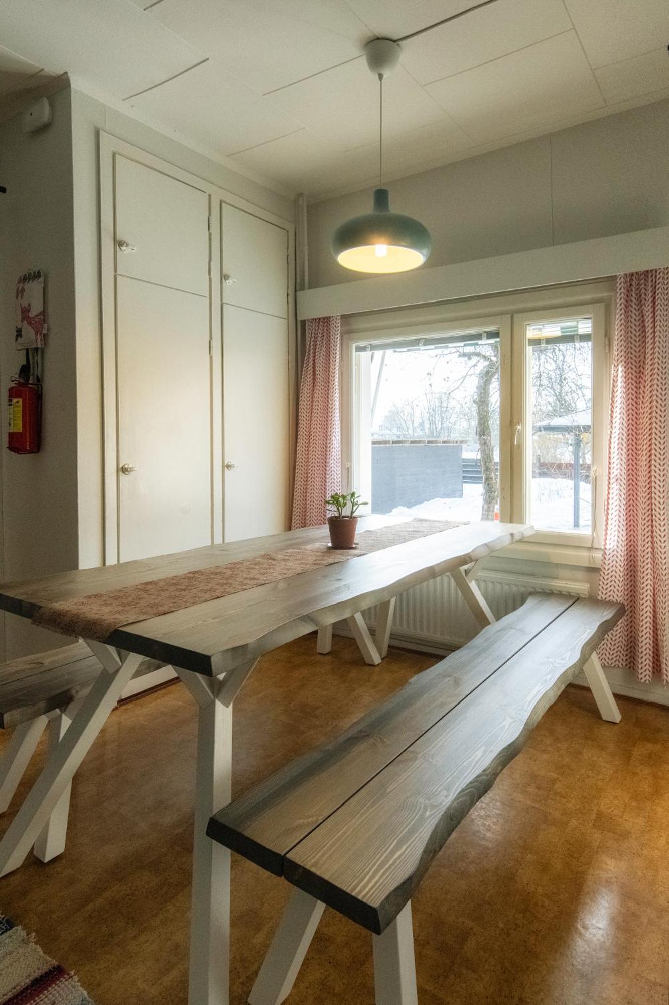 Relax & Recharge - A Unique Suite With A Touch Of Luxury - Hot Tub And Sauna Inspired Decor #Not A Real Sauna# Easy City Access - Direct Train 15 Min To City 赫尔辛基 外观 照片