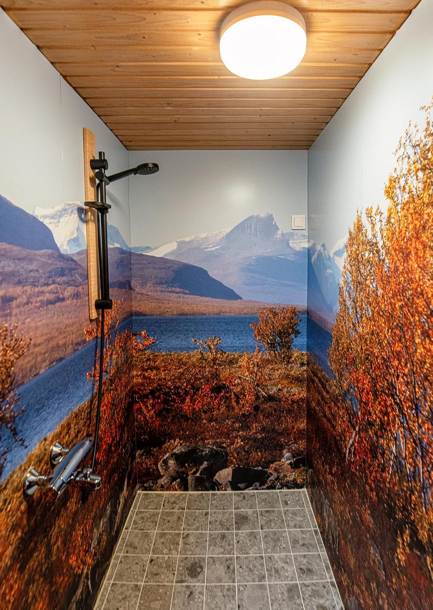 Relax & Recharge - A Unique Suite With A Touch Of Luxury - Hot Tub And Sauna Inspired Decor #Not A Real Sauna# Easy City Access - Direct Train 15 Min To City 赫尔辛基 外观 照片
