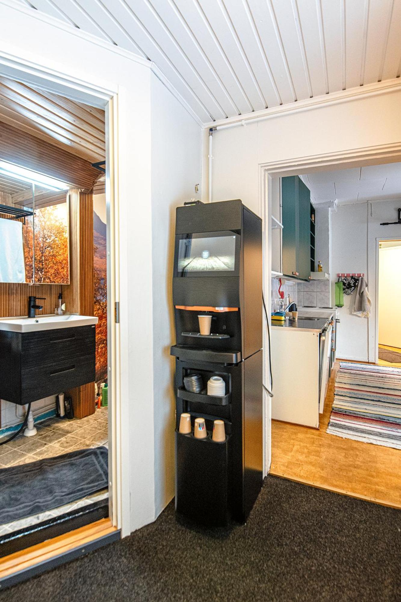 Relax & Recharge - A Unique Suite With A Touch Of Luxury - Hot Tub And Sauna Inspired Decor #Not A Real Sauna# Easy City Access - Direct Train 15 Min To City 赫尔辛基 外观 照片
